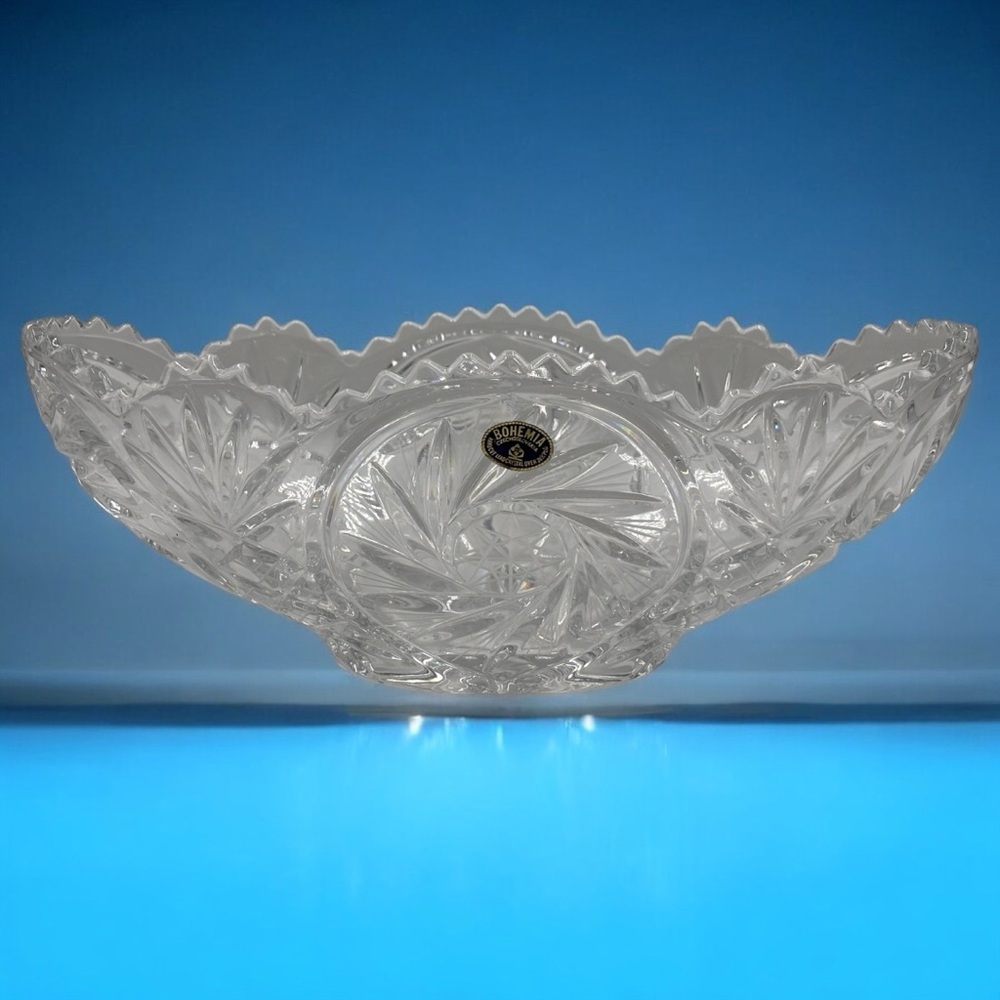 Vintage Bohemian Lead Crystal Bowl – Timeless Elegance from Czechoslovakia ✨